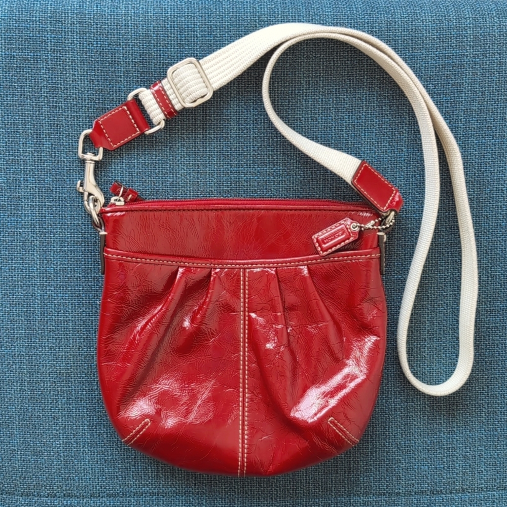 COACH PATENT CROSSBODY EUC